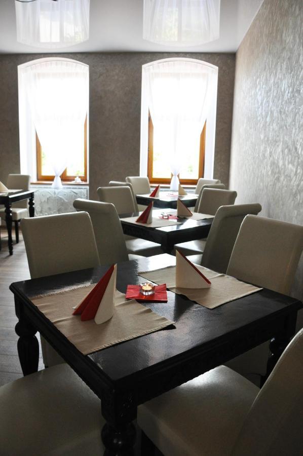 Hotel Mertin 호무토프 외부 사진