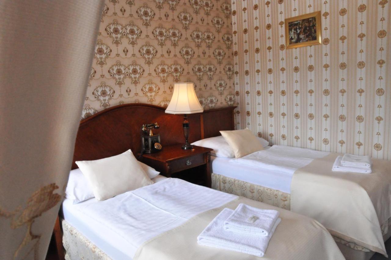 Hotel Mertin 호무토프 외부 사진