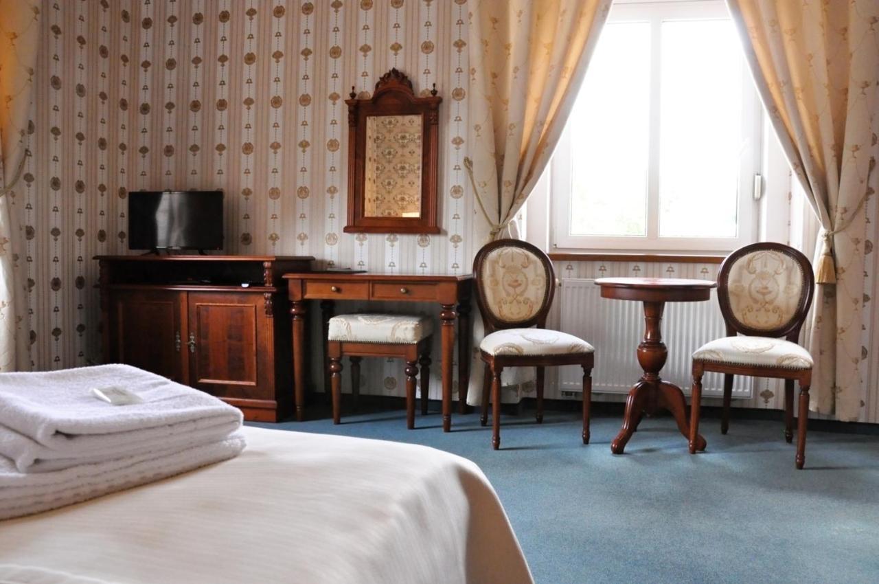 Hotel Mertin 호무토프 외부 사진