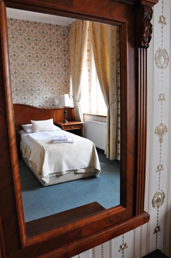 Hotel Mertin 호무토프 외부 사진