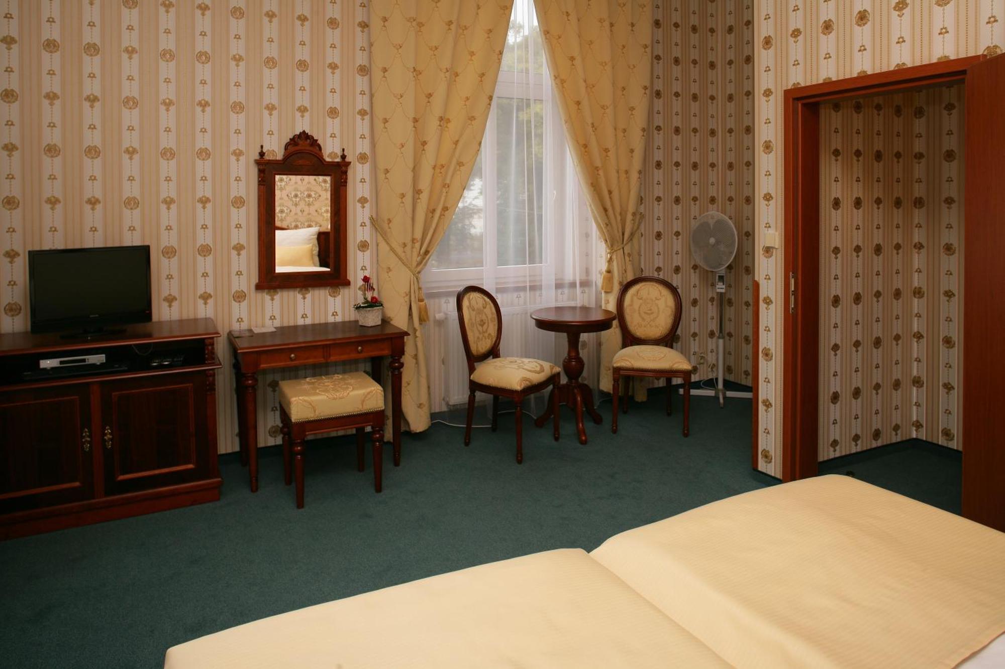 Hotel Mertin 호무토프 외부 사진
