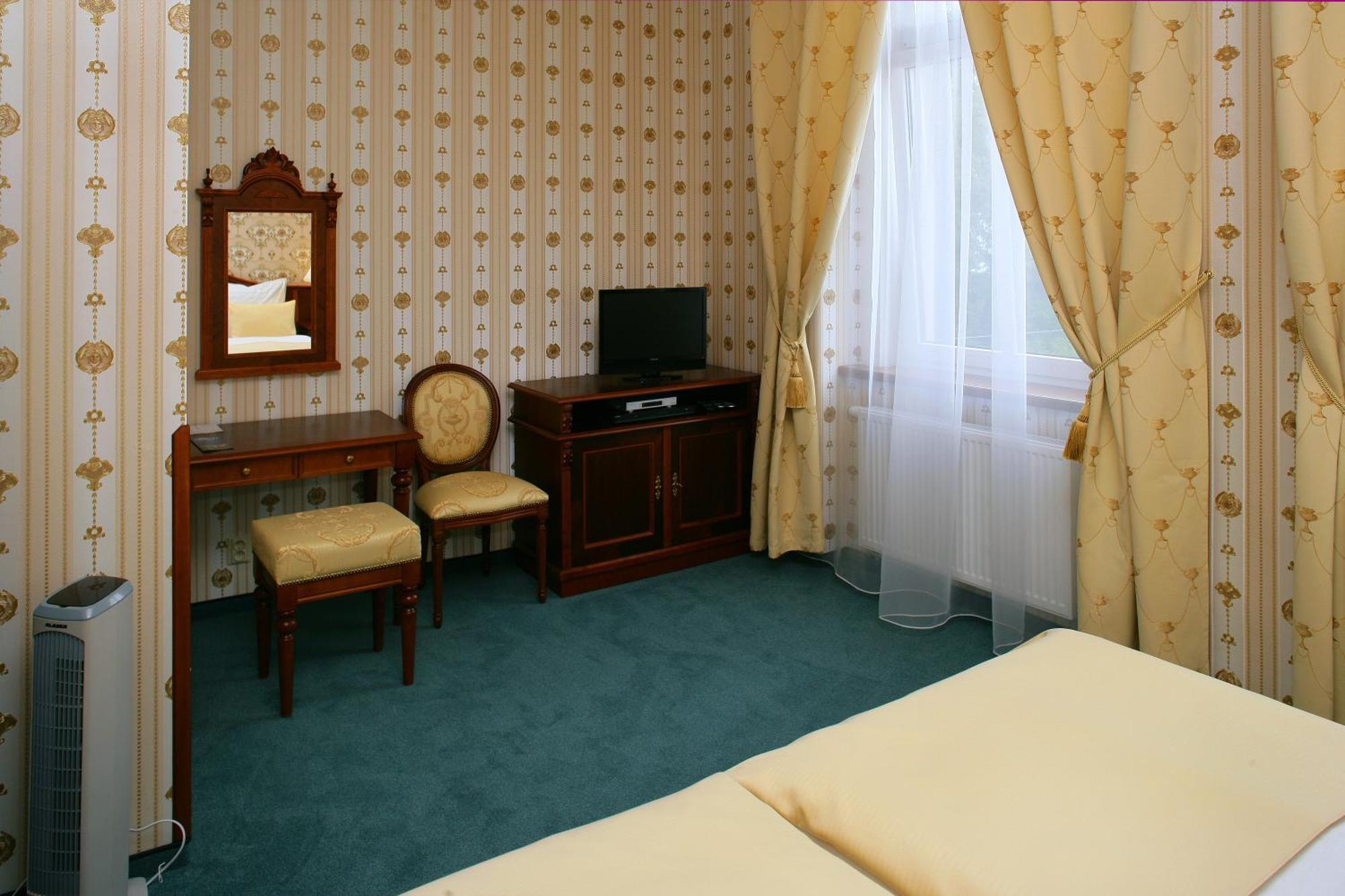 Hotel Mertin 호무토프 외부 사진