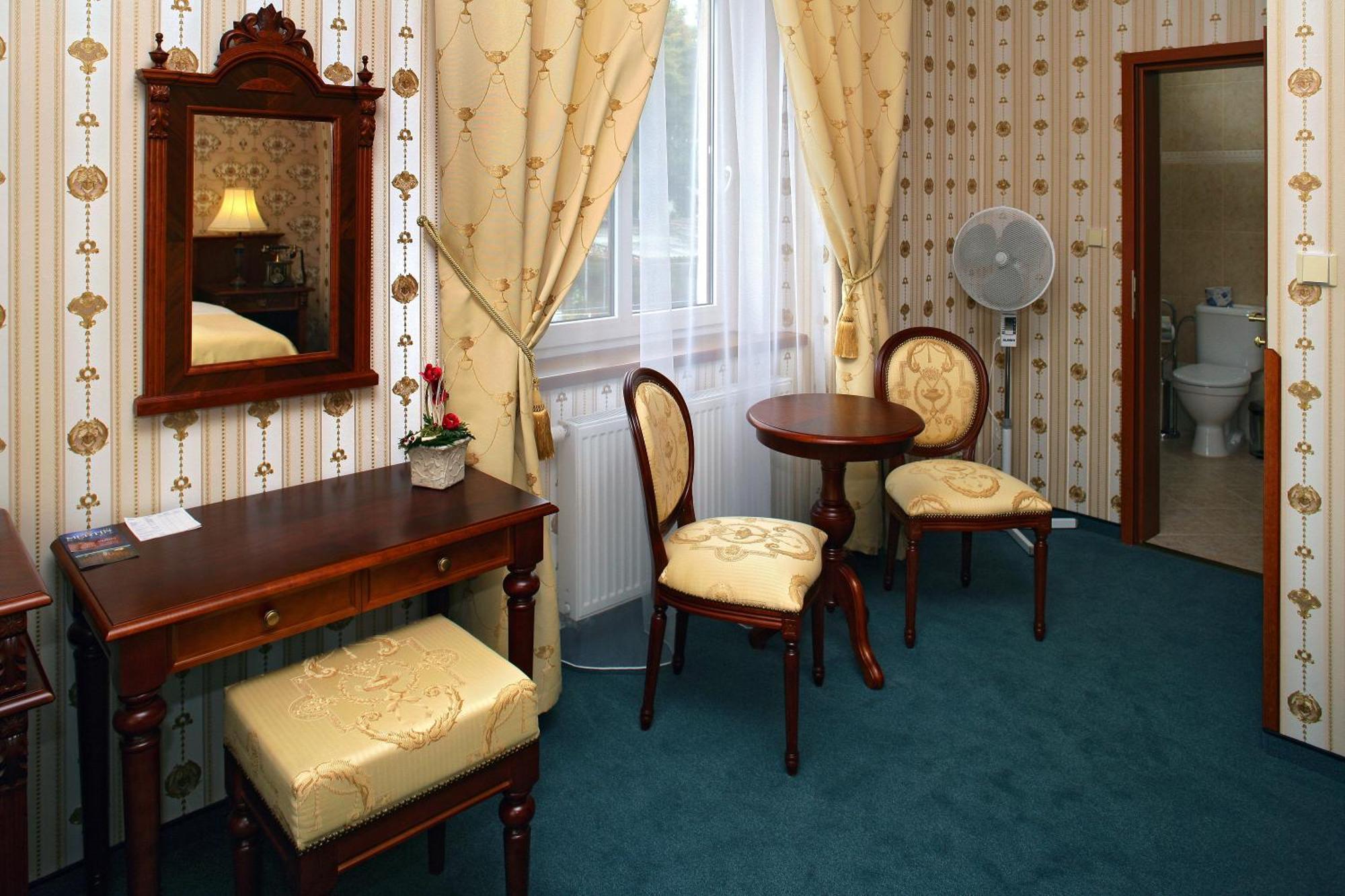 Hotel Mertin 호무토프 외부 사진